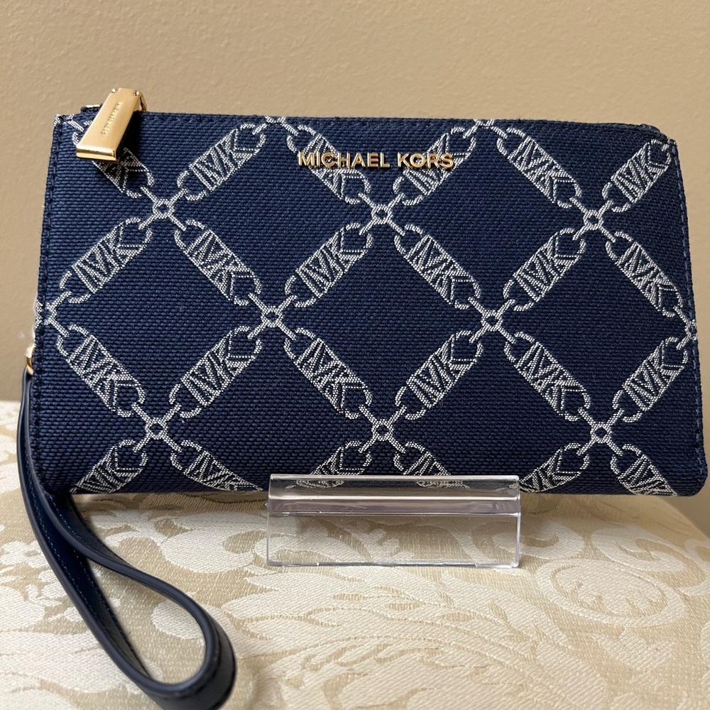 Michael Kors Double Zipper Patterned Wristlet NWT - Picture 5 of 12